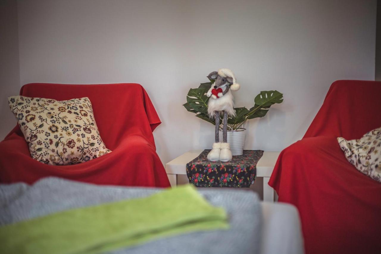 4 Couples & 4 Friends Hostel Cracovie Extérieur photo